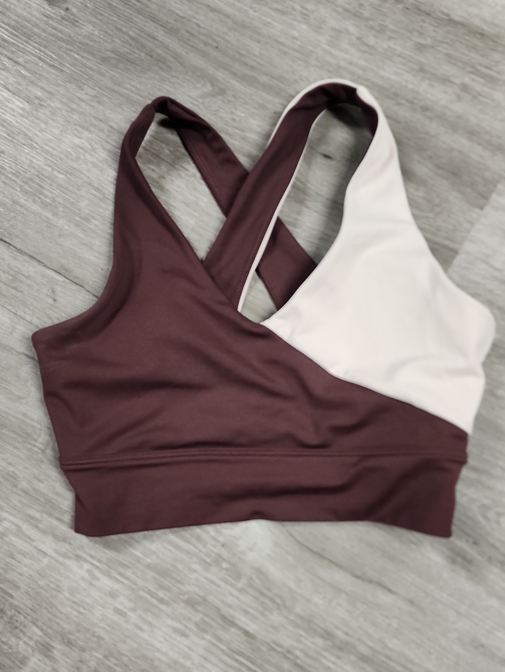 Two-Tone Crossback Sports Bra - Brown & Cream